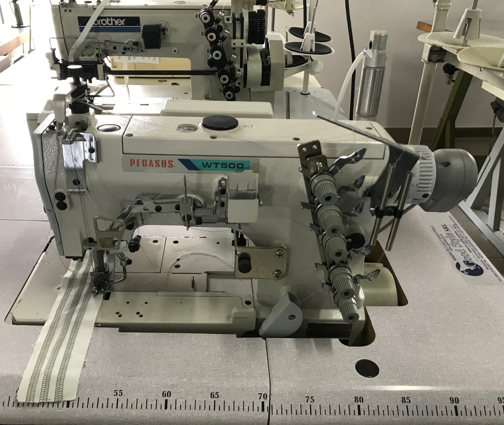 PEGASUS W562 Interock Sewing Machine 