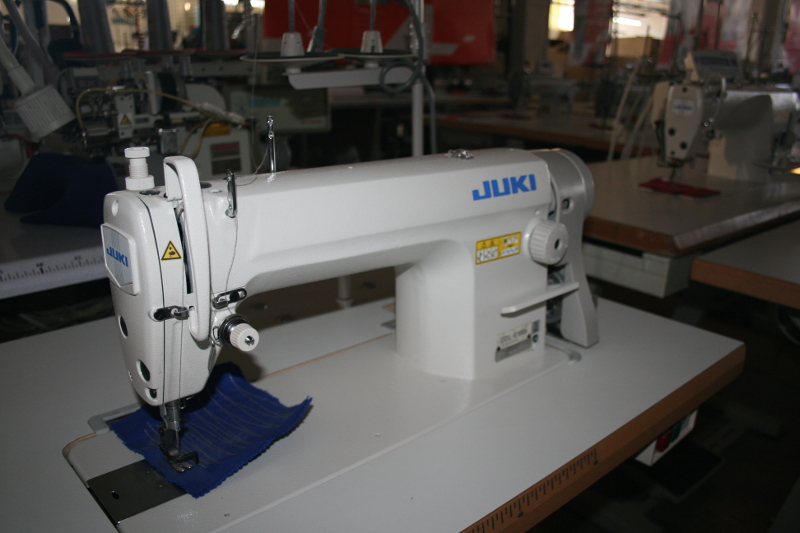 Juki DDL 8100e sewing machine