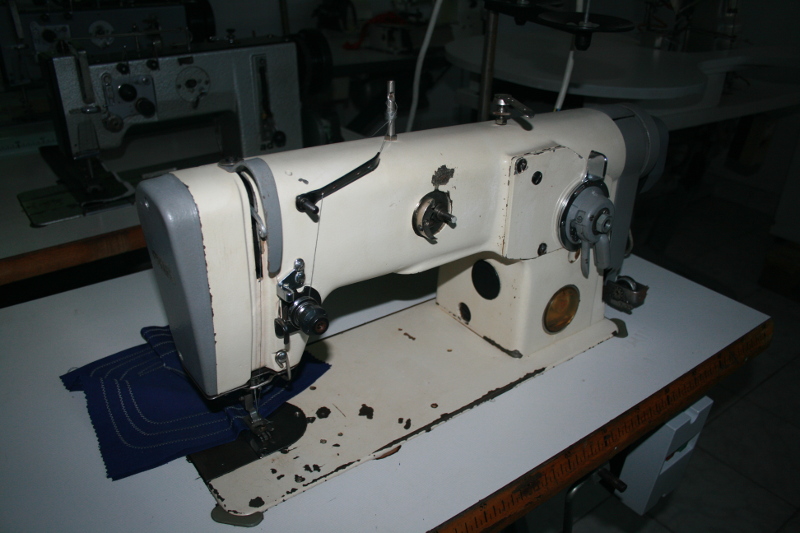 Pfaff 438 zigzag stitching machine
