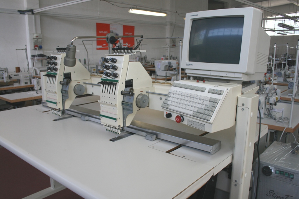 GUNOLD GT126 Embroidery Machine With 2 Heads
